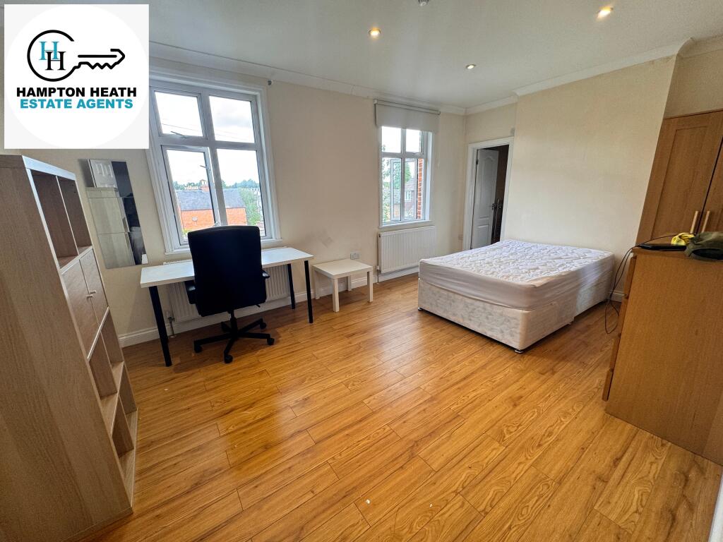 1 bed HMO for rent in Egham. From Hampton-Heath - Staines-upon-Thames