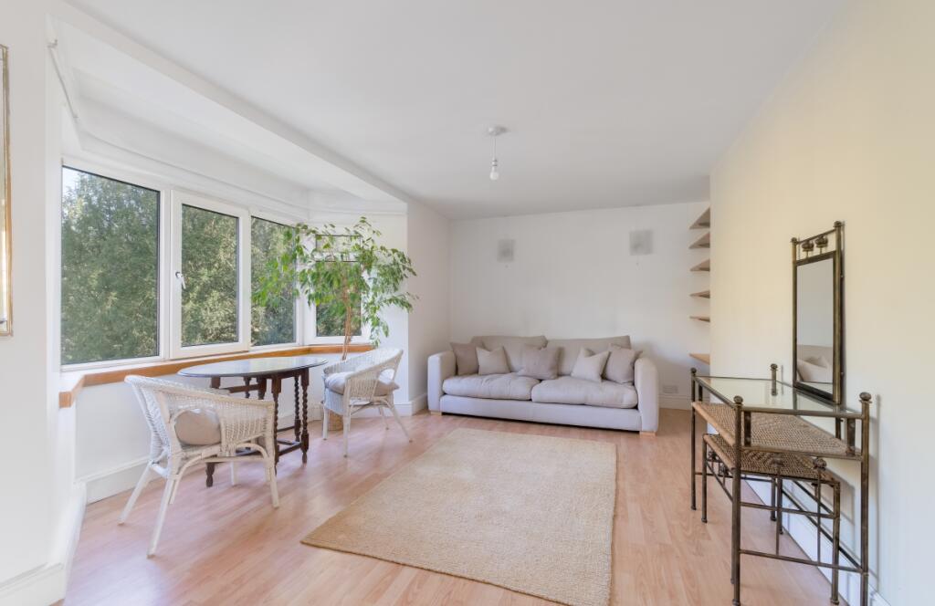 2 bed 1st Floor Flat for rent in Greenwich. From Hamptons - Blackheath