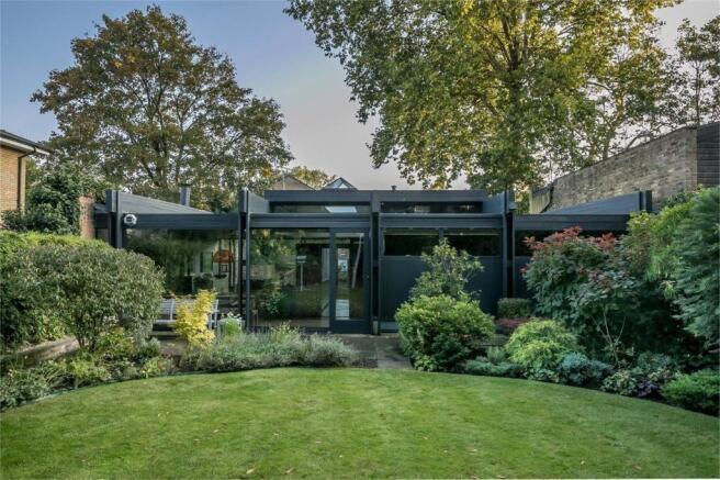 3 bed Detached for rent in Greenwich. From Hamptons - Blackheath