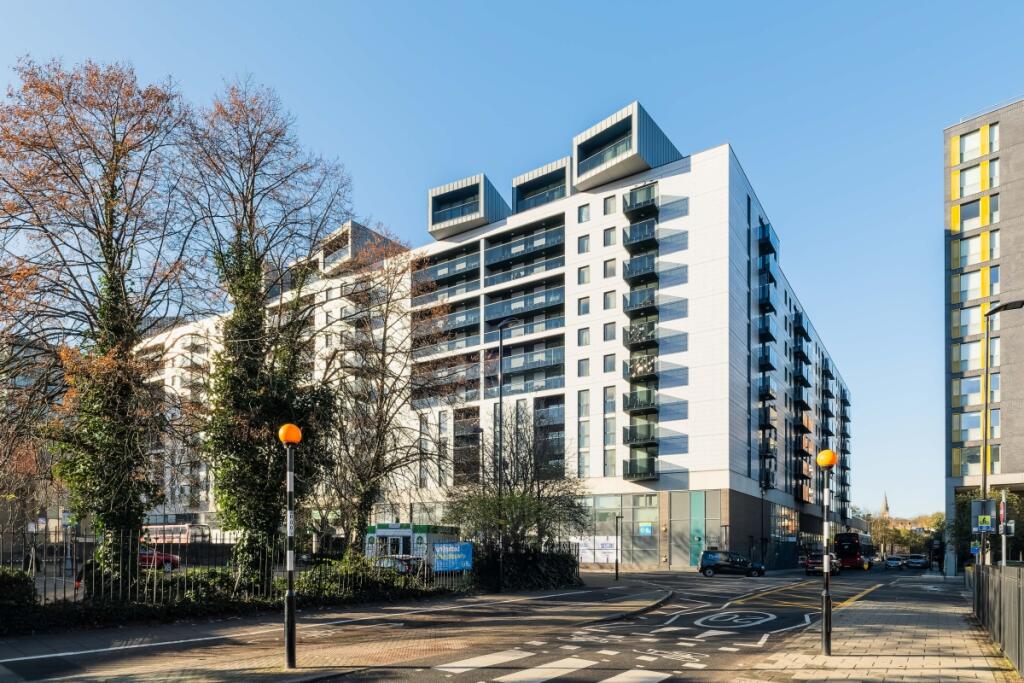 2 bed 1st Floor Flat for rent in Lewisham. From Hamptons - Blackheath