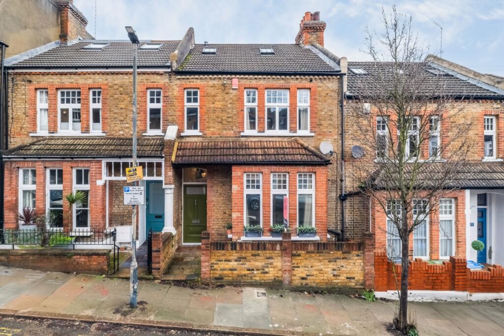 4 bed Detached for rent in Greenwich. From Hamptons - Blackheath 4 bed Detached for rent in Greenwich. From Hamptons - Blackheath