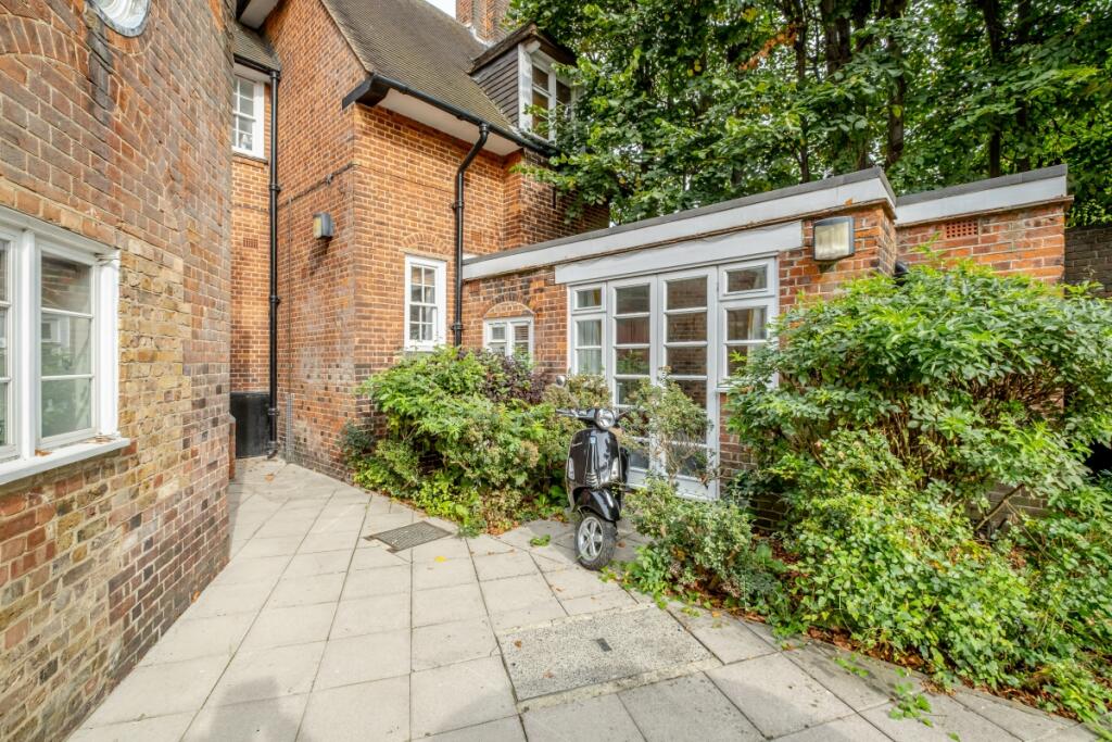 3 bed Detached for rent in Woolwich. From Hamptons - Blackheath