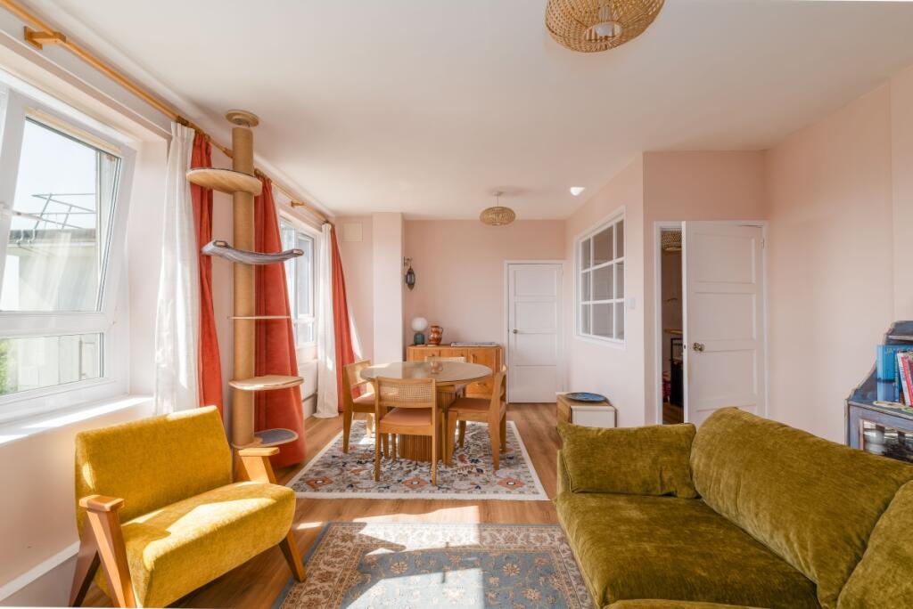 3 bed 1st Floor Flat for rent in Woolwich. From Hamptons - Blackheath