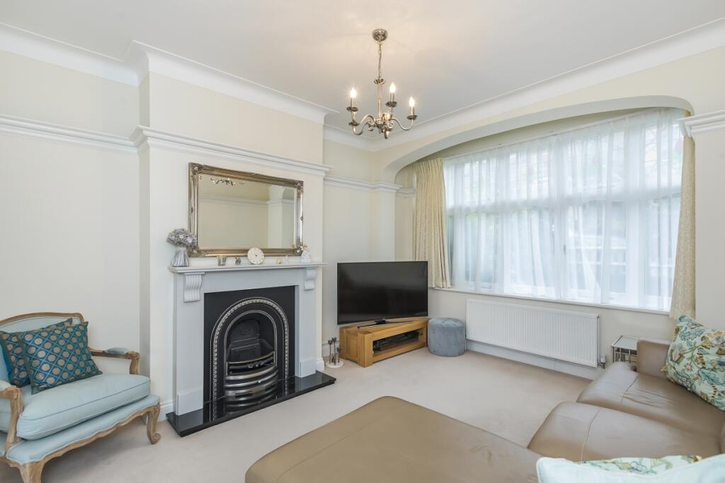 4 bed Mid Terraced House for rent in Greenwich. From Hamptons - Blackheath