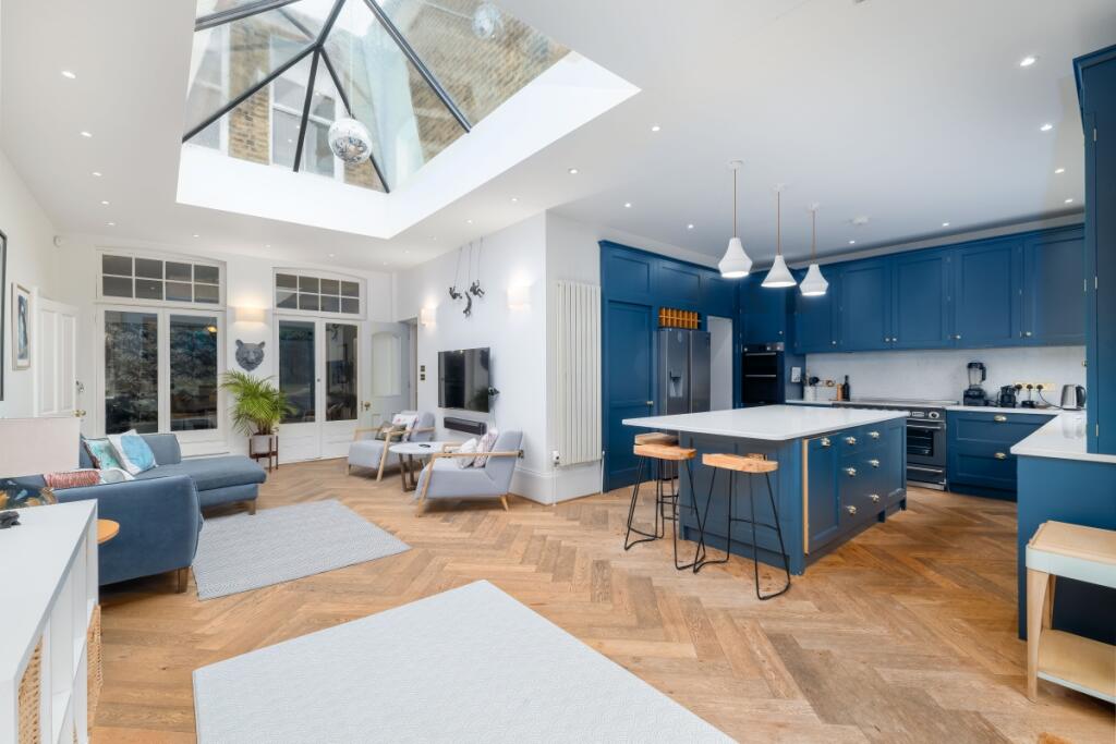 5 bed Detached for rent in Lewisham. From Hamptons - Blackheath 5 bed Detached for rent in Lewisham. From Hamptons - Blackheath