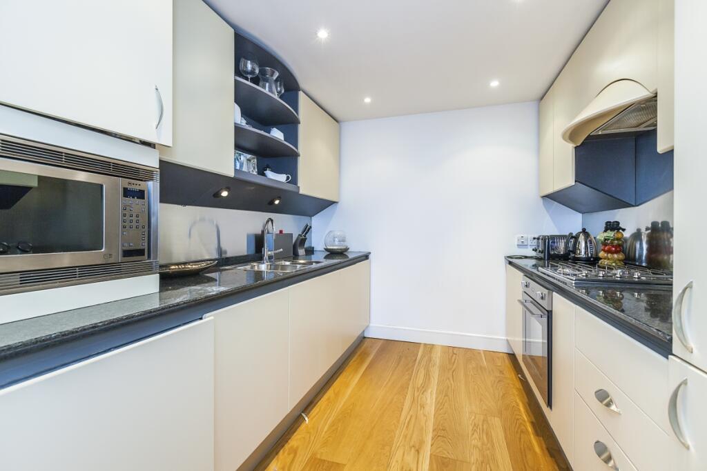 3 bed Penthouse for rent in Poplar. From Hamptons - Canary Wharf 3 bed Penthouse for rent in Poplar. From Hamptons - Canary Wharf
