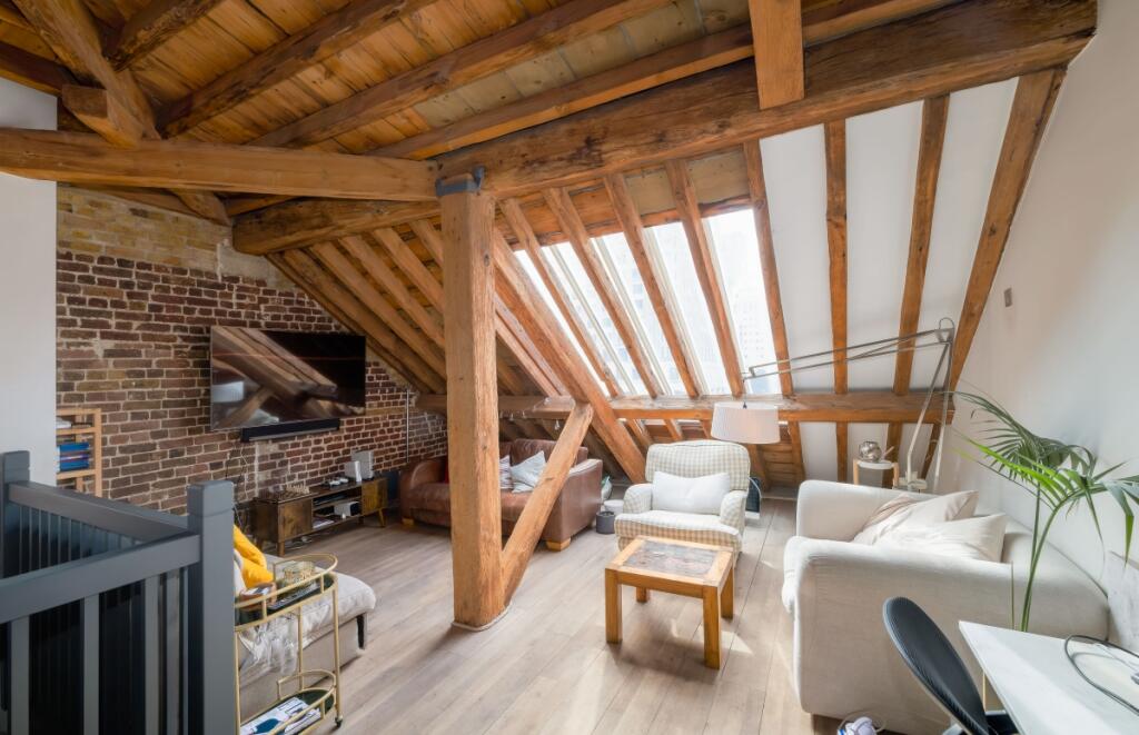 3 bed Penthouse for rent in Poplar. From Hamptons - Canary Wharf