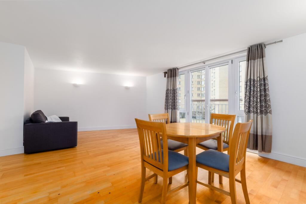 2 bed Apartment for rent in Poplar. From Hamptons - Canary Wharf