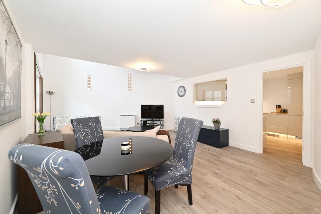 3 bed Duplex for rent in Poplar. From Hamptons - Canary Wharf