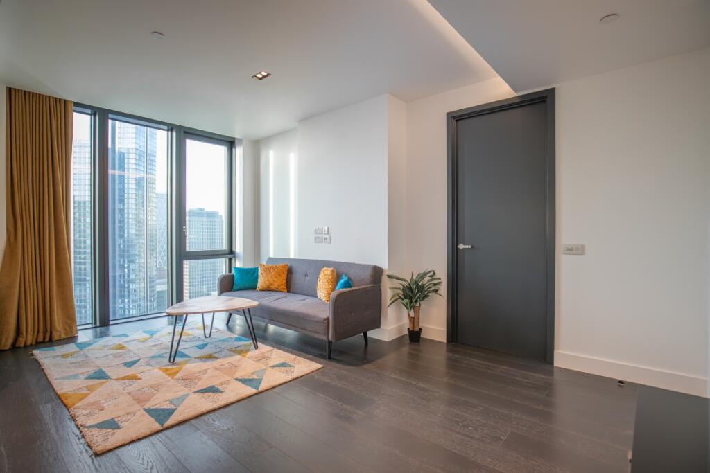 1 bed 1st Floor Flat for rent in Poplar. From Hamptons - Canary Wharf