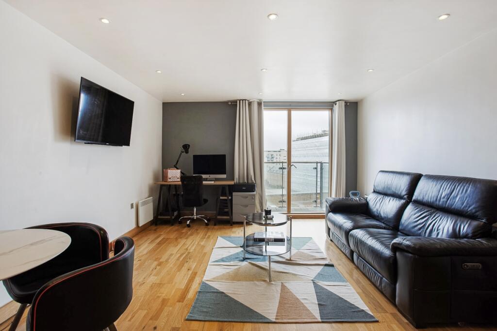 2 bed Apartment for rent in Poplar. From Hamptons - Canary Wharf
