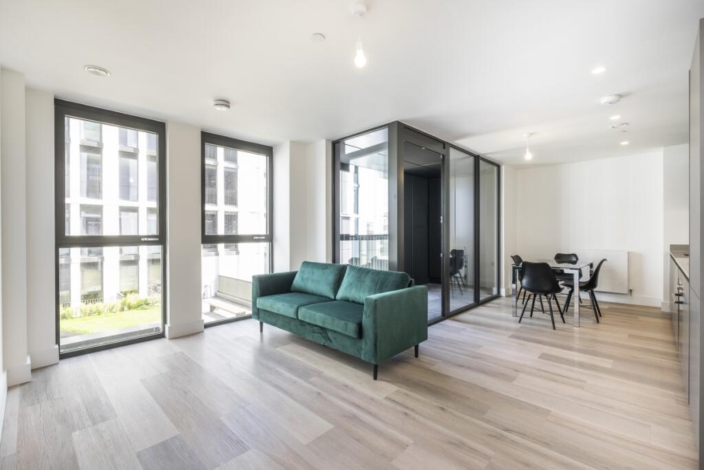 1 bed Apartment for rent in Stratford. From Hamptons - Canary Wharf