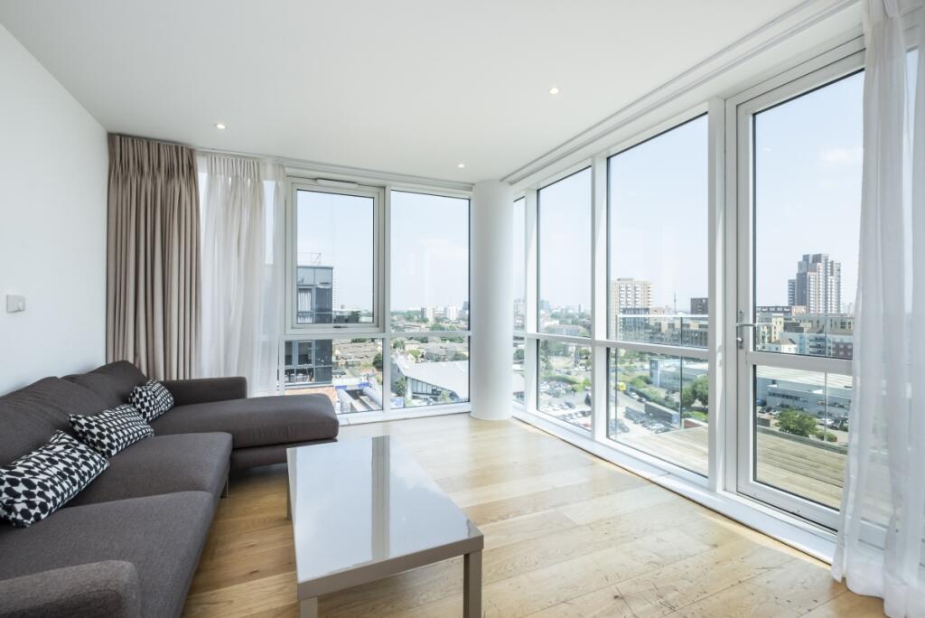 3 bed Apartment for rent in Bow. From Hamptons - Canary Wharf