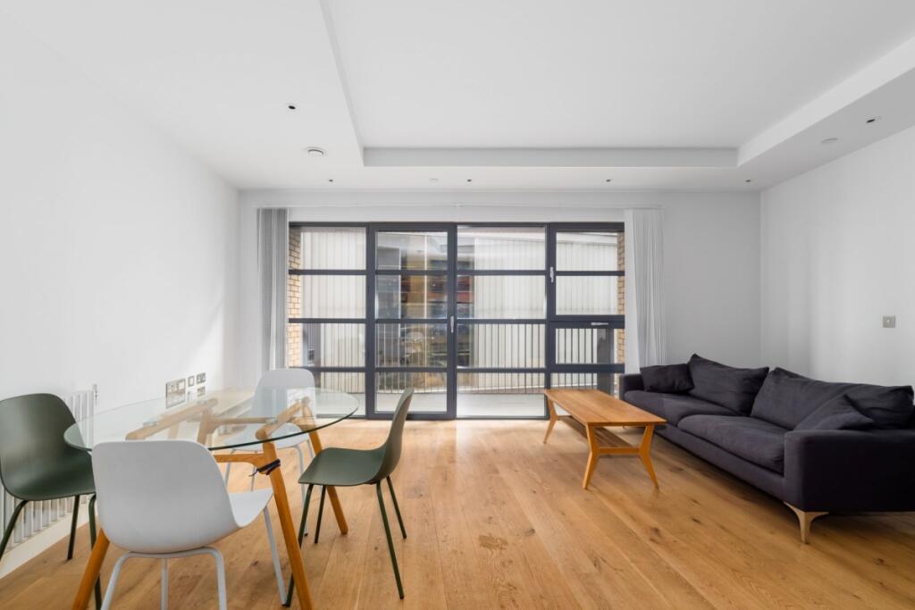 1 bed Apartment for rent in Poplar. From Hamptons - Canary Wharf