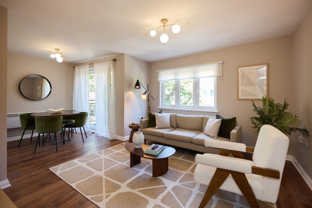 2 bed 1st Floor Flat for rent in Poplar. From Hamptons - Canary Wharf