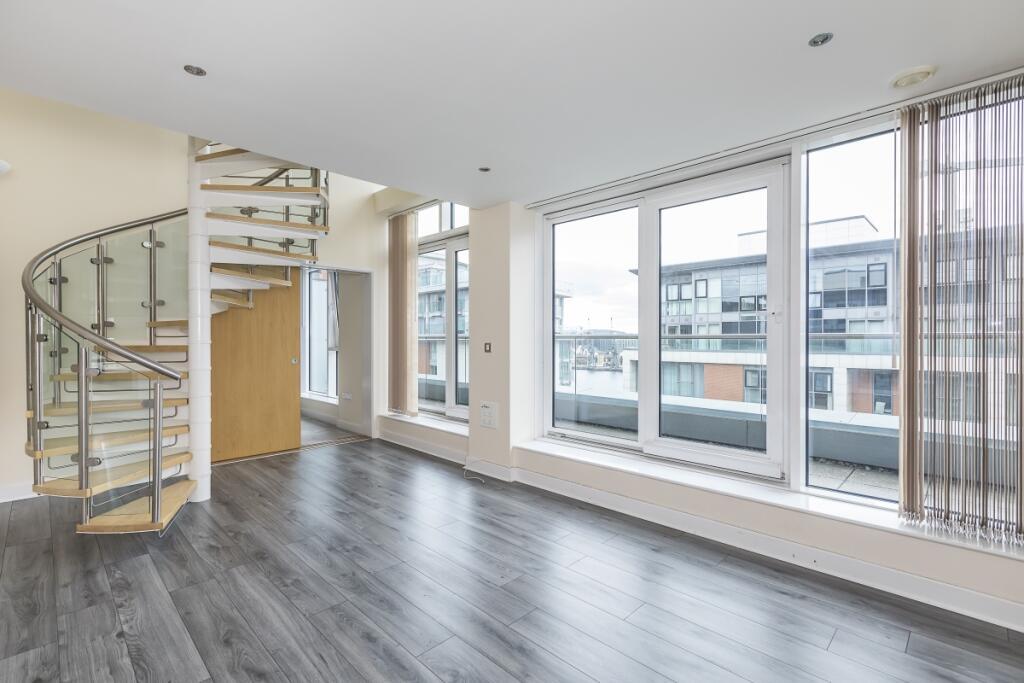 3 bed Penthouse for rent in Poplar. From Hamptons - Canary Wharf 3 bed Penthouse for rent in Poplar. From Hamptons - Canary Wharf