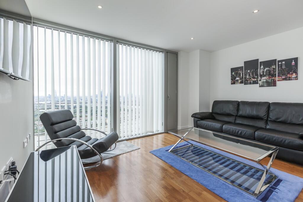 1 bed Apartment for rent in Poplar. From Hamptons - Canary Wharf