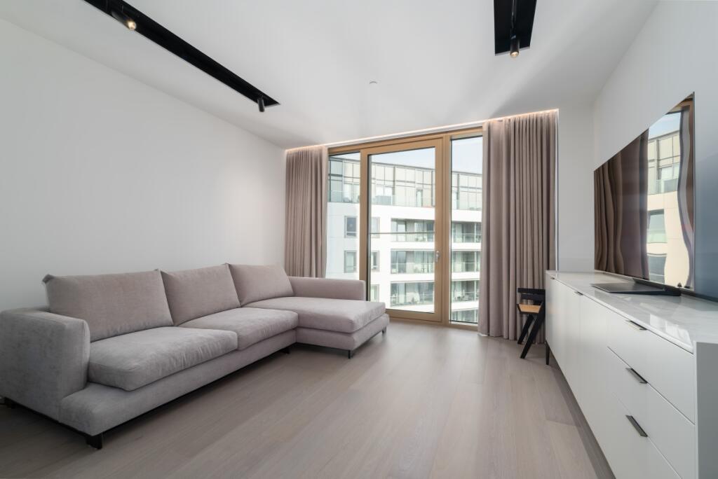 1 bed Apartment for rent in Poplar. From Hamptons - Canary Wharf