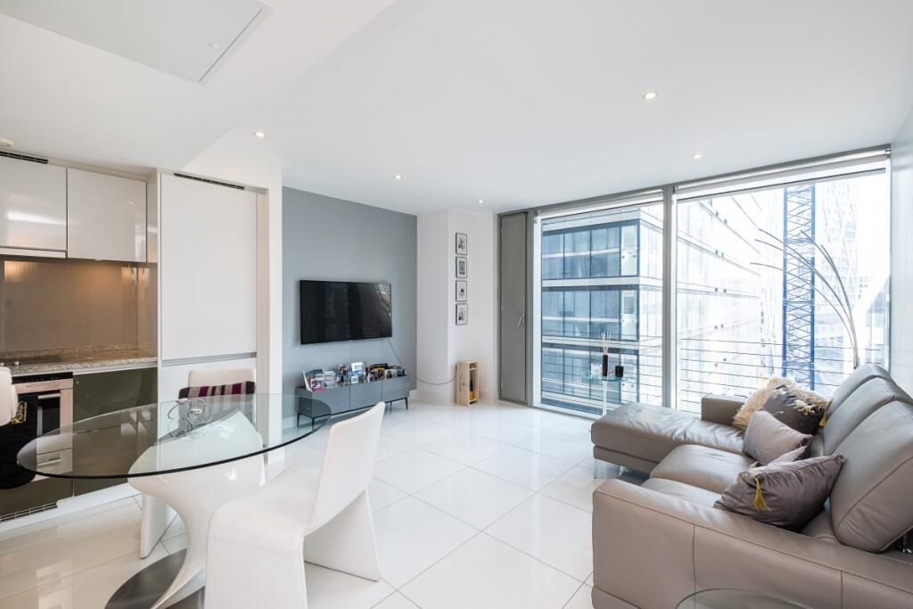 1 bed Apartment for rent in Poplar. From Hamptons - Canary Wharf