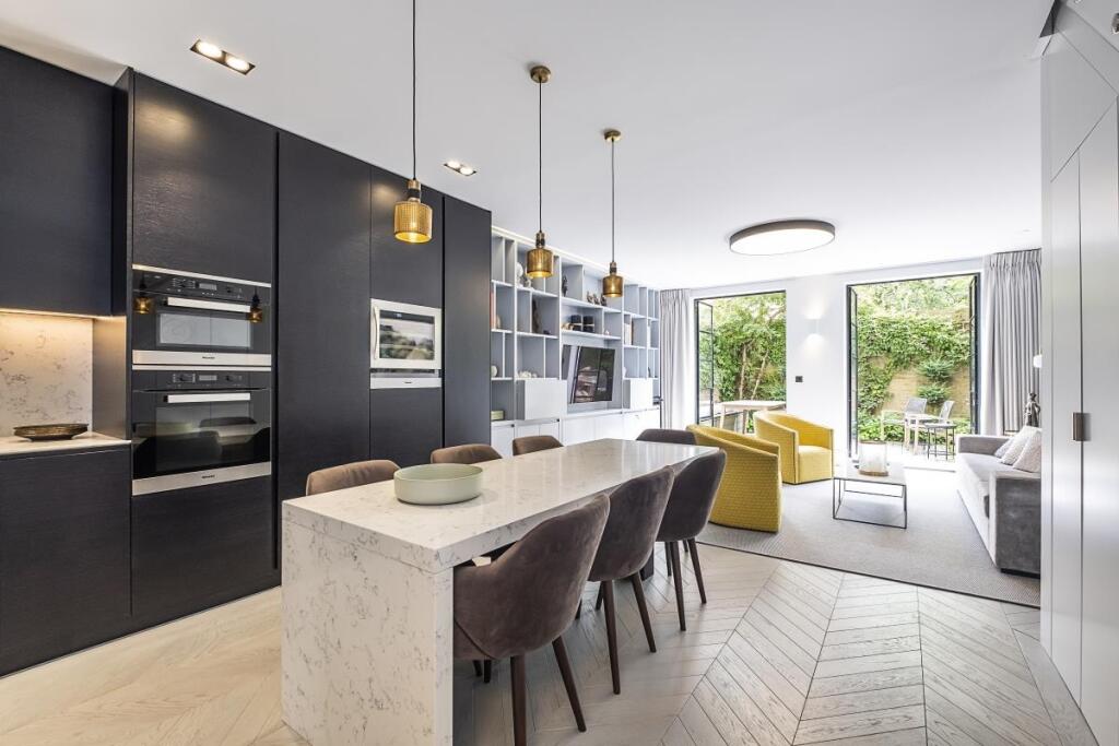 2 bed Mews for rent in Chelsea. From Hamptons - Chelsea 2 bed Mews for rent in Chelsea. From Hamptons - Chelsea