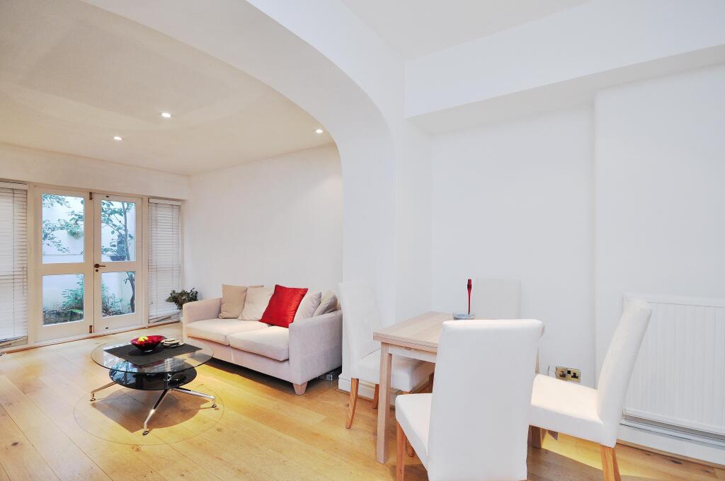 2 bed 1st Floor Flat for rent in Chelsea. From Hamptons - Chelsea