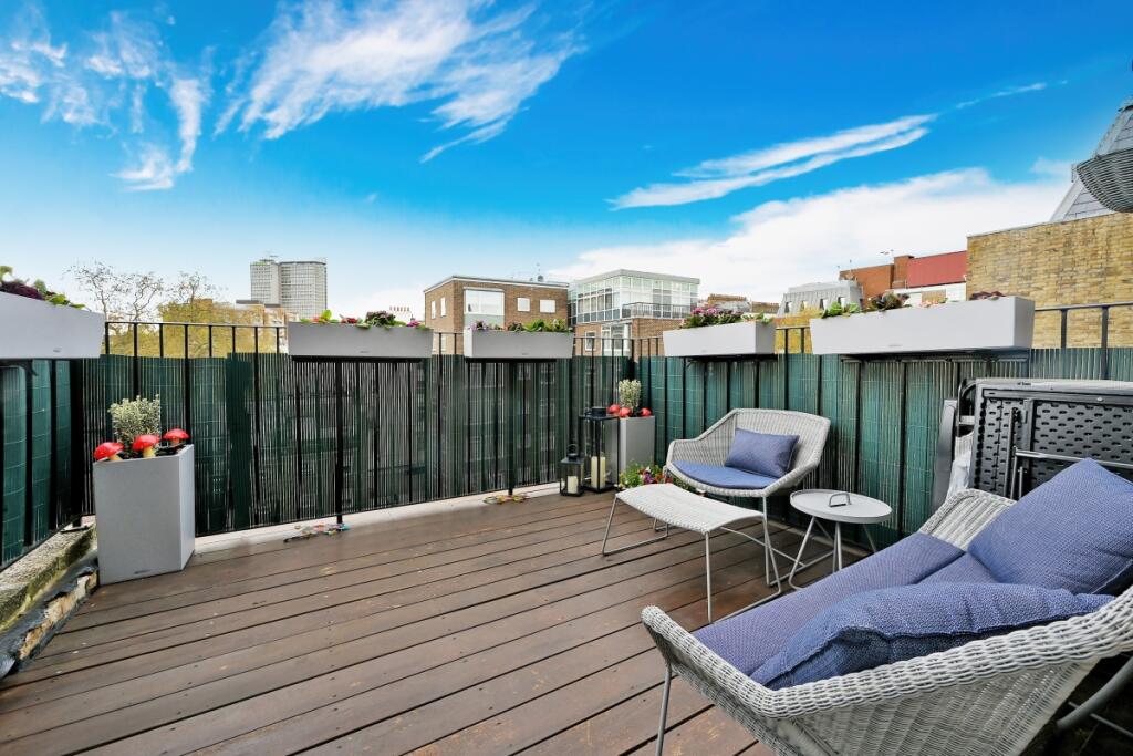 3 bed Duplex for rent in Chelsea. From Hamptons - Chelsea 3 bed Duplex for rent in Chelsea. From Hamptons - Chelsea