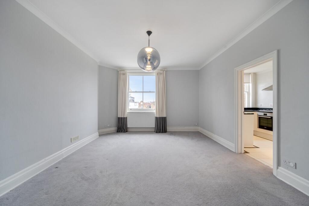 2 bed 1st Floor Flat for rent in Chelsea. From Hamptons - Chelsea