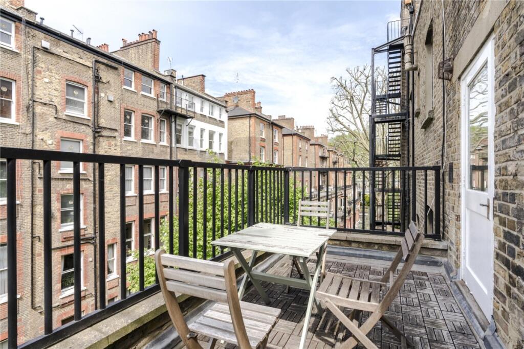 2 bed 1st Floor Flat for rent in Chelsea. From Hamptons - Chelsea