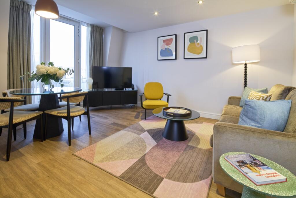 2 bed 1st Floor Flat for rent in Chelsea. From Hamptons - Chelsea