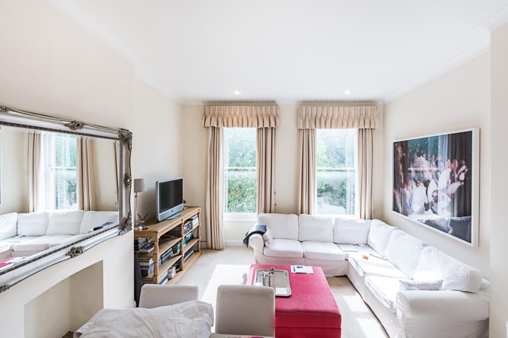 2 bed 1st Floor Flat for rent in Kensington. From Hamptons - Chelsea