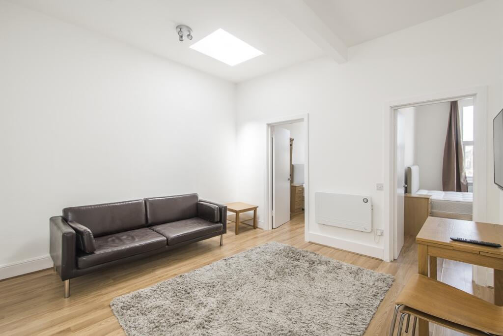 2 bed 1st Floor Flat for rent in Kensington. From Hamptons - Chelsea
