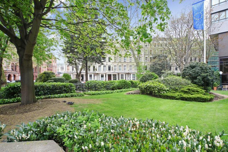 4 bed 1st Floor Flat for rent in Kensington. From Hamptons - Chelsea
