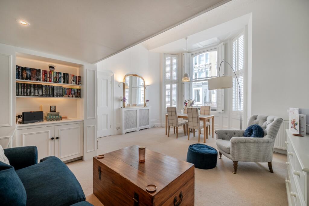 4 bed Apartment for rent in Kensington. From Hamptons - Chelsea