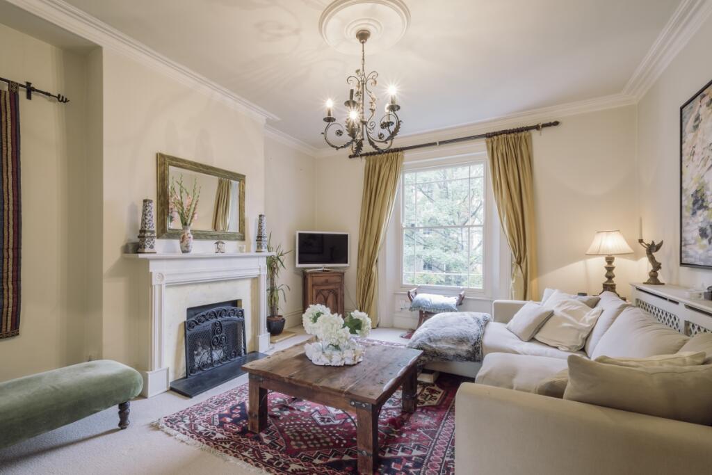 2 bed 1st Floor Flat for rent in Chelsea. From Hamptons - Chelsea