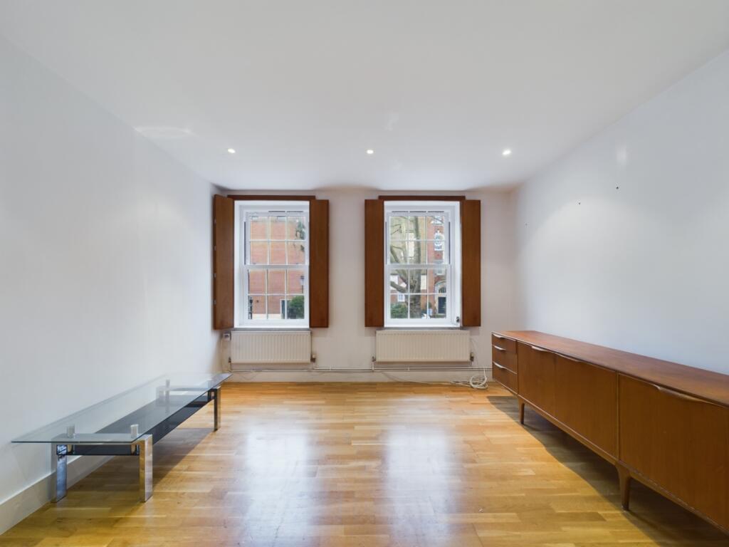 2 bed 1st Floor Flat for rent in Chelsea. From Hamptons - Chelsea