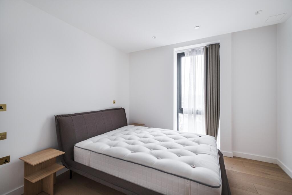 3 bed 1st Floor Flat for rent in Camden Town. From Hamptons - Chelsea