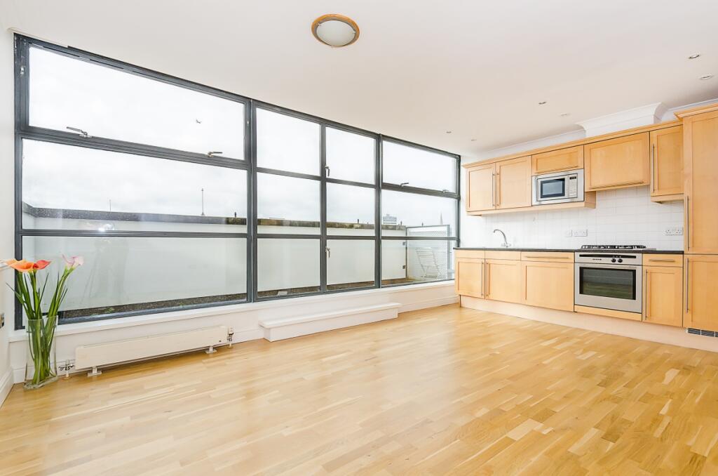 2 bed Duplex for rent in Brentford. From Hamptons - Chiswick