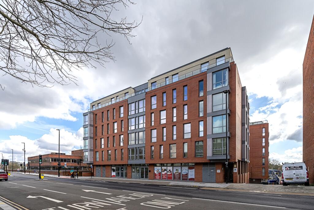 2 bed Apartment for rent in Brentford. From Hamptons - Chiswick