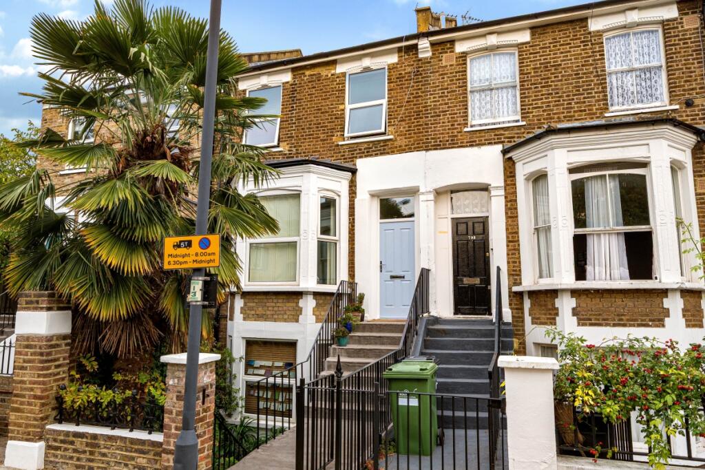 1 bed 1st Floor Flat for rent in Hammersmith. From Hamptons - Chiswick