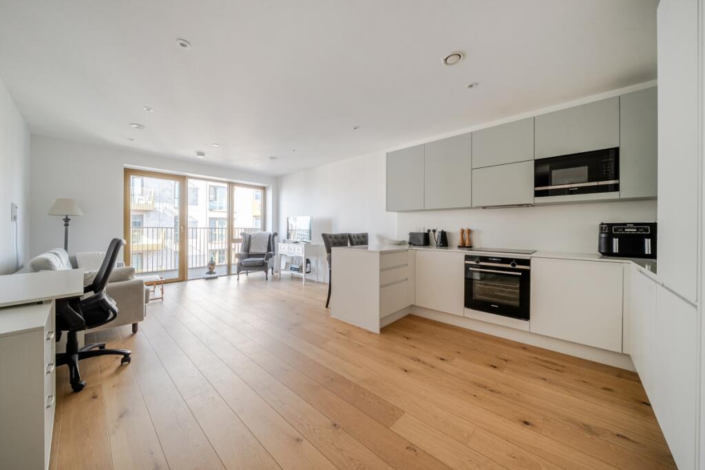 1 bed Apartment for rent in Brentford. From Hamptons - Chiswick
