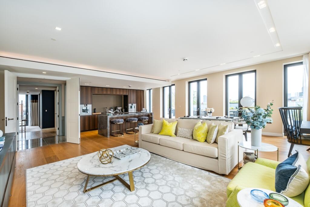 3 bed Penthouse for rent in London. From Hamptons International Sales - Chiswick