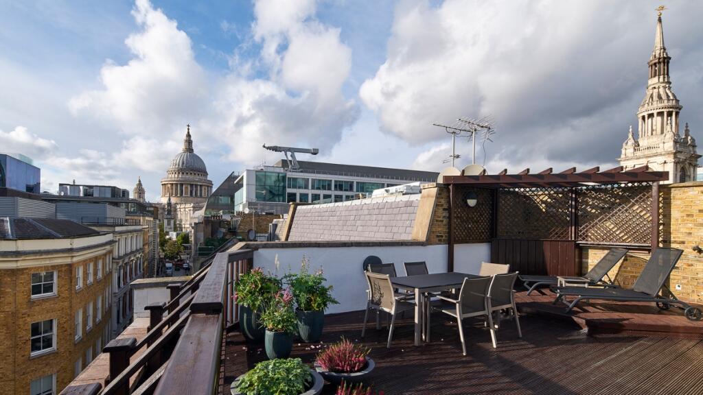 2 bed Penthouse for rent in London. From Hamptons Lettings - City