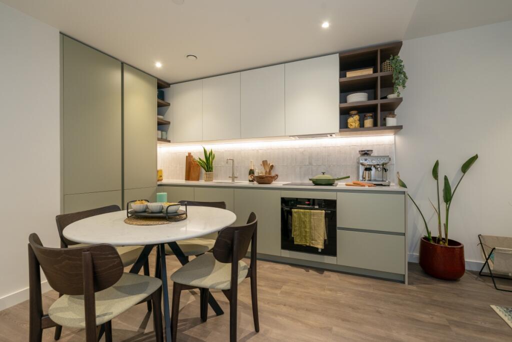 2 bed 1st Floor Flat for rent in . From Hamptons Lettings - City 2 bed 1st Floor Flat for rent in . From Hamptons Lettings - City