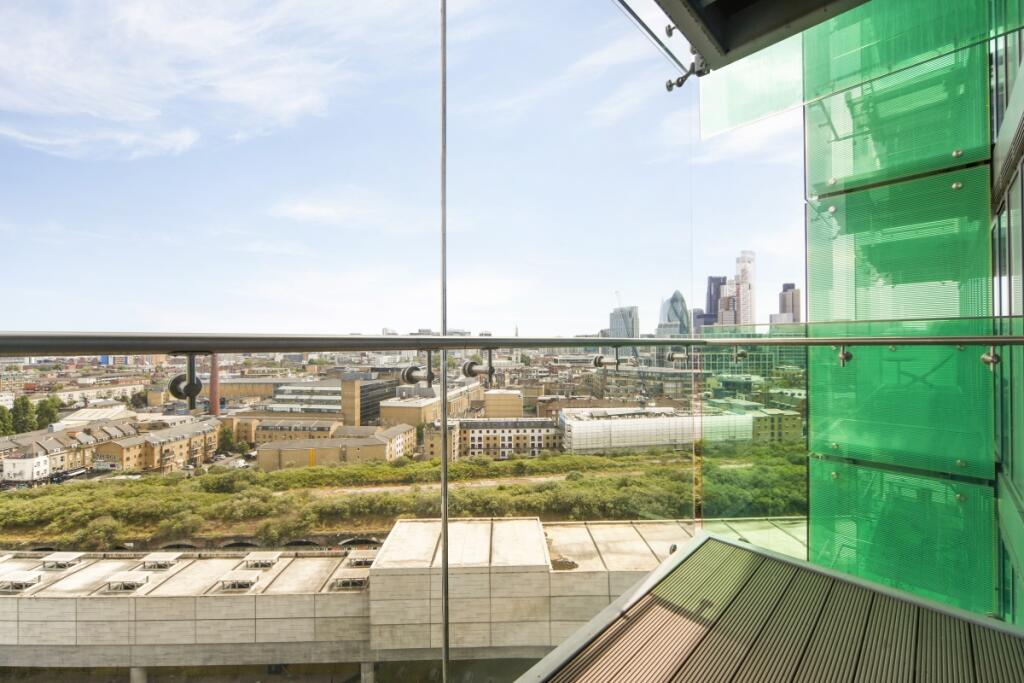 1 bed Apartment for rent in Stepney. From Hamptons Lettings - City