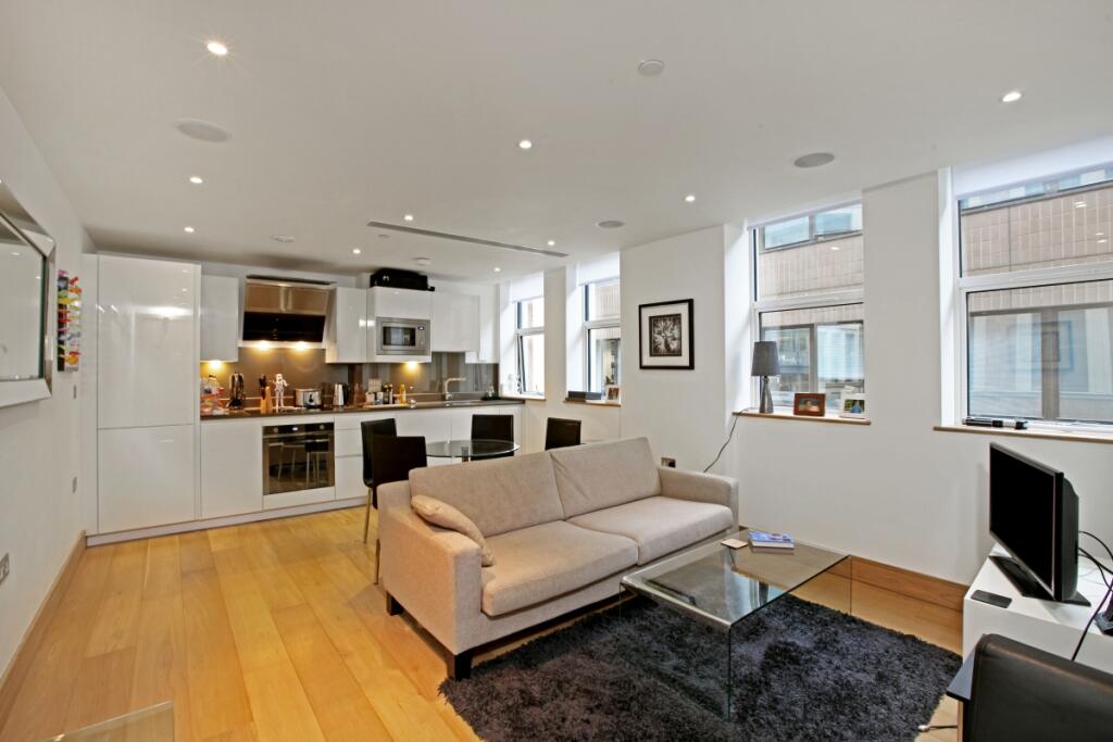 1 bed 1st Floor Flat for rent in London. From Hamptons Lettings - City