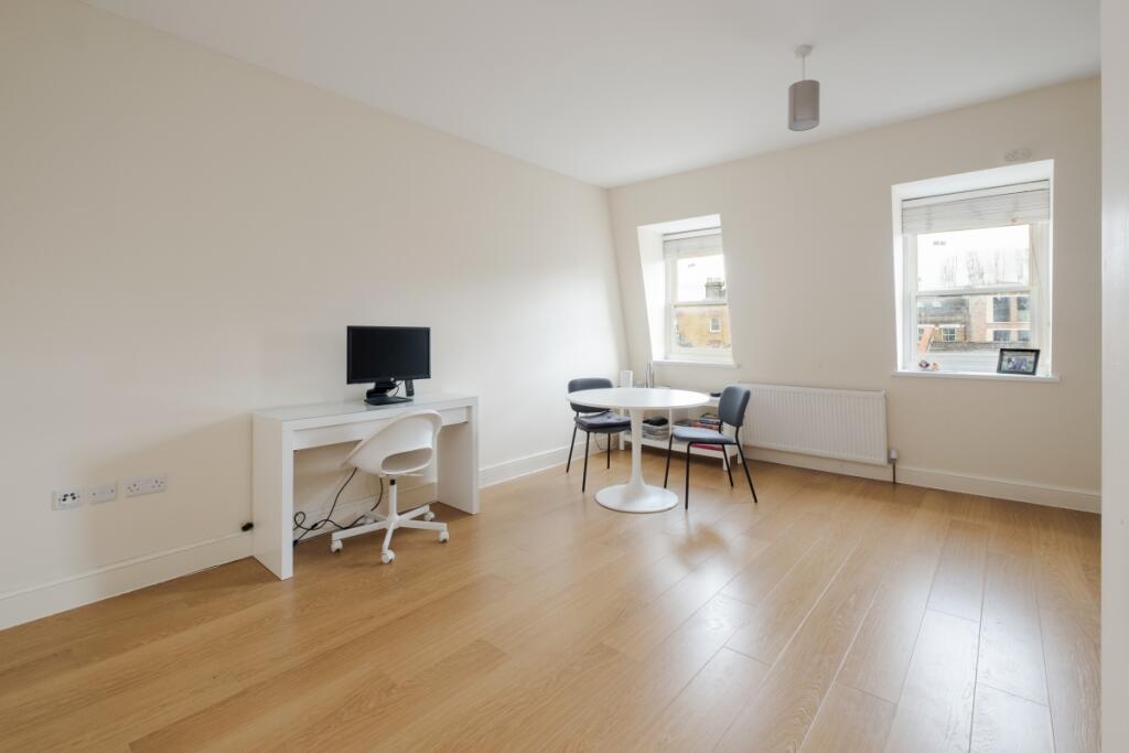 1 bed Apartment for rent in Stepney. From Hamptons Lettings - City 1 bed Apartment for rent in Stepney. From Hamptons Lettings - City