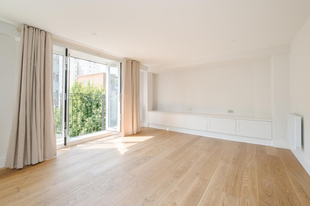 2 bed 1st Floor Flat for rent in London. From Hamptons Lettings - City