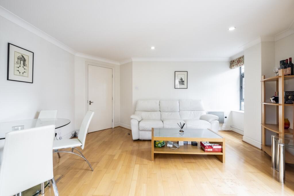 2 bed Apartment for rent in London. From Hamptons Lettings - City