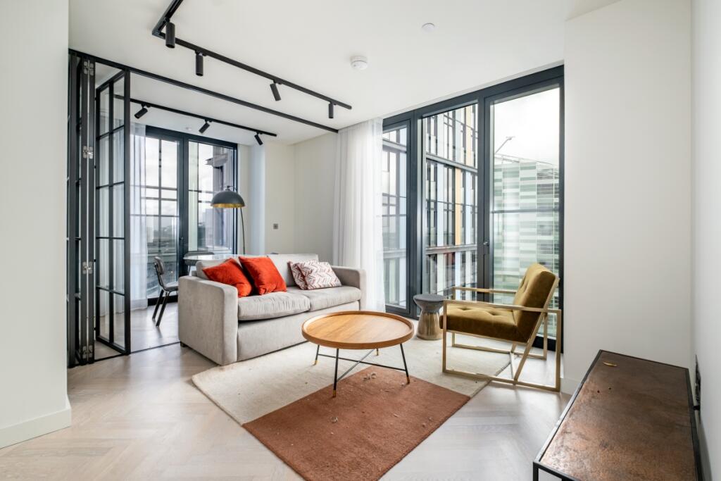1 bed 1st Floor Flat for rent in London. From Hamptons Lettings - City