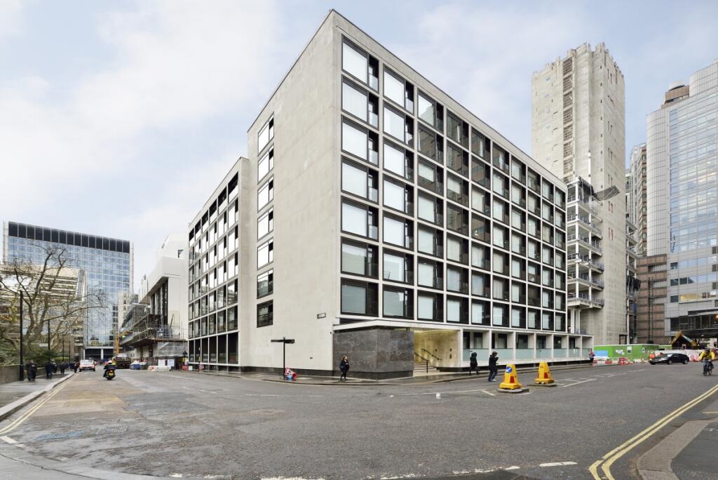 2 bed 1st Floor Flat for rent in London. From Hamptons Lettings - City 2 bed 1st Floor Flat for rent in London. From Hamptons Lettings - City
